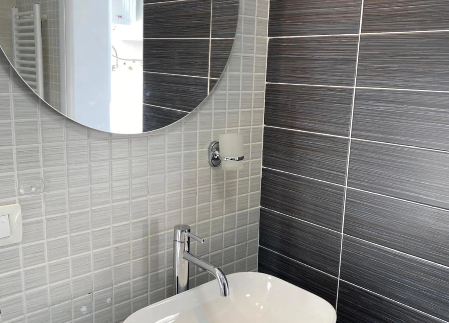 Erlaiden Apartment Шкодер