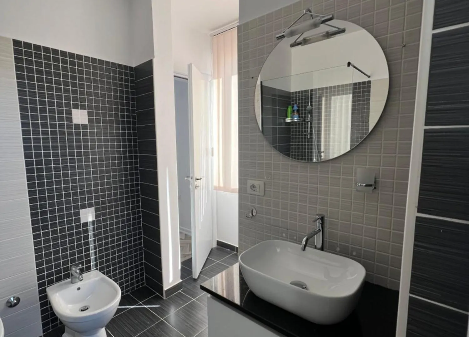 Erlaiden Apartment Шкодер